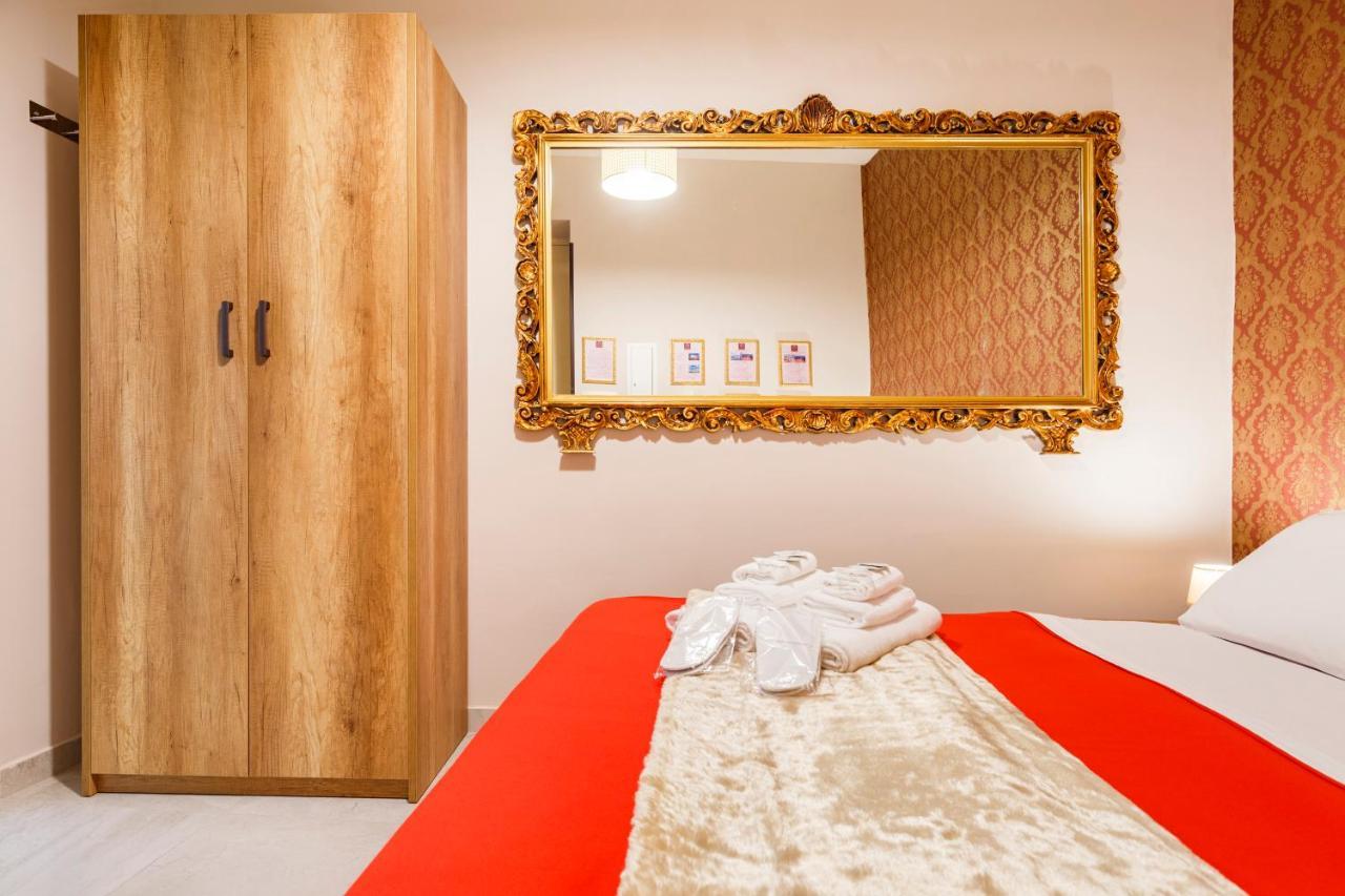 Spinacorona Room Naples Exterior photo